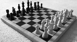 tablon de ajedrez en blanco y negro